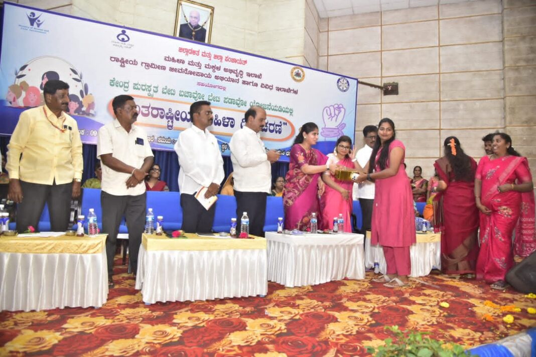 ಅಂತರಾಷ್ಟ್ರೀಯ ಮಹಿಳಾ ದಿನಾಚರಣೆ: ಮಹಿಳೆಯರ ಆರೋಗ್ಯ ಹಾಗೂ ಆರ್ಥಿಕ ಸಬಲೀಕರಣಕ್ಕೆ ಜಿಲ್ಲಾಡಳಿತದ ಎರಡು ವಿಶೇಷ ಕಾರ್ಯಕ್ರಮಗಳಿಗೆ ಚಾಲನೆ