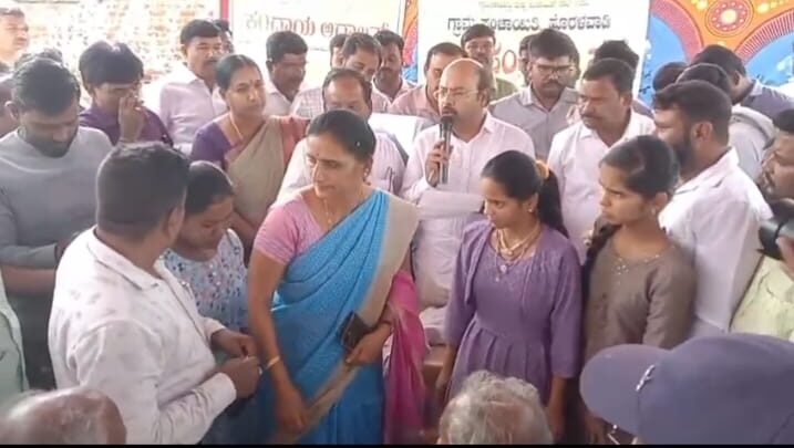 ಆಲಂಬೂರು ಗ್ರಾಮದ ಸ್ಮಶಾನದ ರಸ್ತೆ ಅಭಿವೃದ್ಧಿಗೆ ಕ್ರಮ ಕೈಗೊಳ್ಳಿ ಅಧಿಕಾರಿಗಳಿಗೆ ಡಾ. ಯತೀಂದ್ರ ಸಿದ್ದರಾಮಯ್ಯ ಸೂಚನೆ