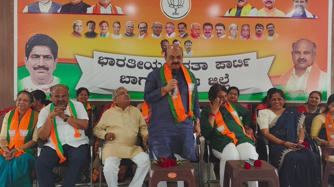 ಸಿದ್ದರಾಮಯ್ಯ ಸರ್ಕಾರದಲ್ಲಿ ಮಹಿಳೆಯರು ಭಯದಿಂದ ಬದುಕುತ್ತಿದ್ದಾರೆ: ಬಸವರಾಜ ಬೊಮ್ಮಾಯಿ