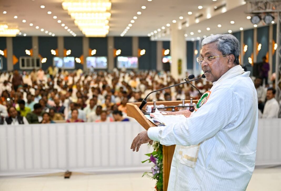 ಸಂವಿಧಾನದ ಆಶಯಗಳನ್ನು ಜಾರಿಗೊಳಿಸುವ ಕೆಲಸ ನಾವು ಮಾಡುತ್ತಿದ್ದೀವಾ ಎಂದು ಪತ್ರಕರ್ತರು ತಮ್ಮನ್ನು ತಾವು ಪ್ರಶ್ನಿಸಿಕೊಳ್ಳಬೇಕು.