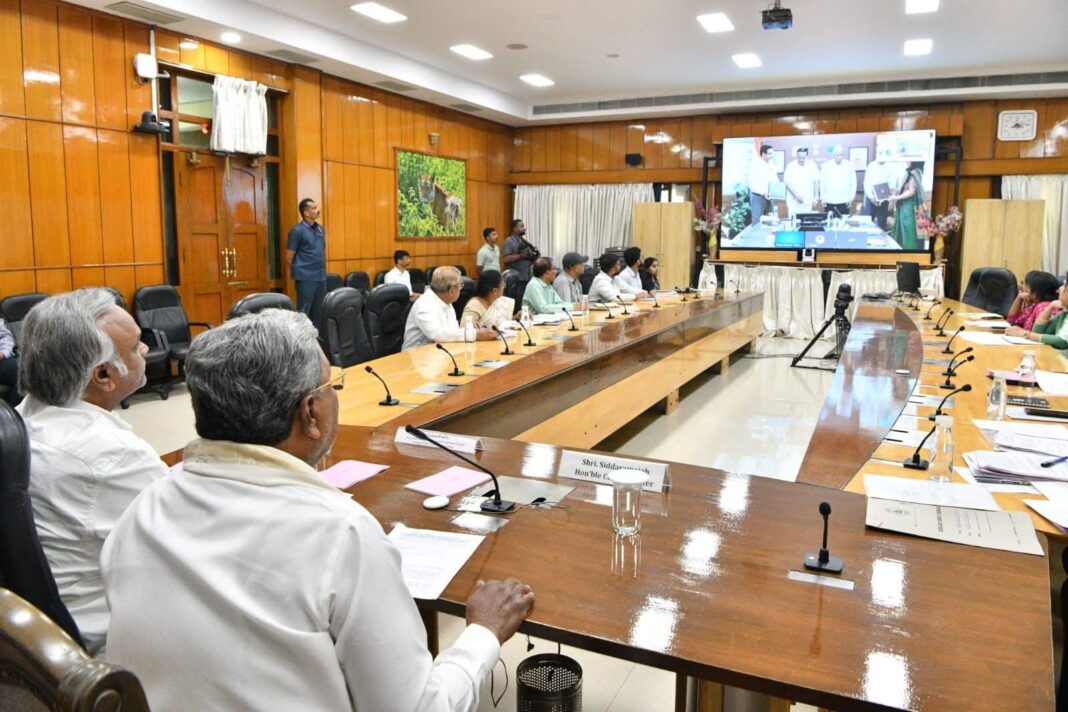 ಜಲ್ ಜೀವನ್ ಮಿಷನ್ 2.0 ಕುರಿತಂತೆ ಕೇಂದ್ರ ಜಲ ಶಕ್ತಿ ಸಚಿವ ಶ್ರೀ ಸಿ.ಆರ್.ಪಾಟೀಲ್ ಅವರೊಂದಿಗೆ ಮುಖ್ಯಮಂತ್ರಿ ಸಿದ್ದರಾಮಯ್ಯ ಅವರ ವೀಡಿಯೋ ಸಂವಾದ
