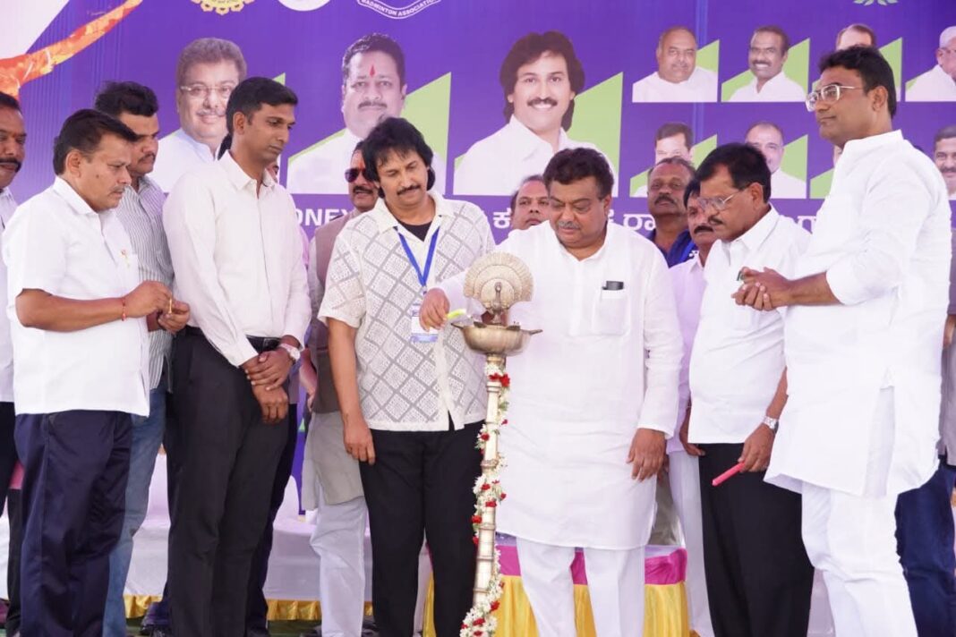 ವಿಜಯಪುರದಲ್ಲಿ ಕ್ರೀಡಾ ಸಂಭ್ರಮ!ರಾಜ್ಯ ಮಟ್ಟದ ಬ್ಯಾಡ್ಮಿಂಟನ್ ಪಂದ್ಯಾವಳಿಗೆ ಭವ್ಯ ಚಾಲನೆ