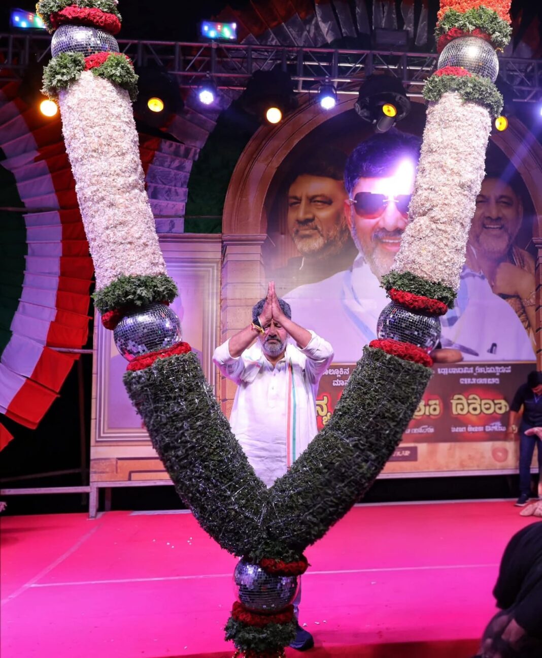ನಾಡಿನ ಸಾರಥಿಗೆ ಭವ್ಯ ಸ್ವಾಗತ, ಸ್ವಕ್ಷೇತ್ರದಲ್ಲಿ ಮುಗಿಲು ಮುಟ್ಟಿದ ಹರ್ಷೋದ್ಗಾರ, ಉಕ್ಕಿ ಹರಿದ ಅಭಿಮಾನದ ಹೊಳೆ