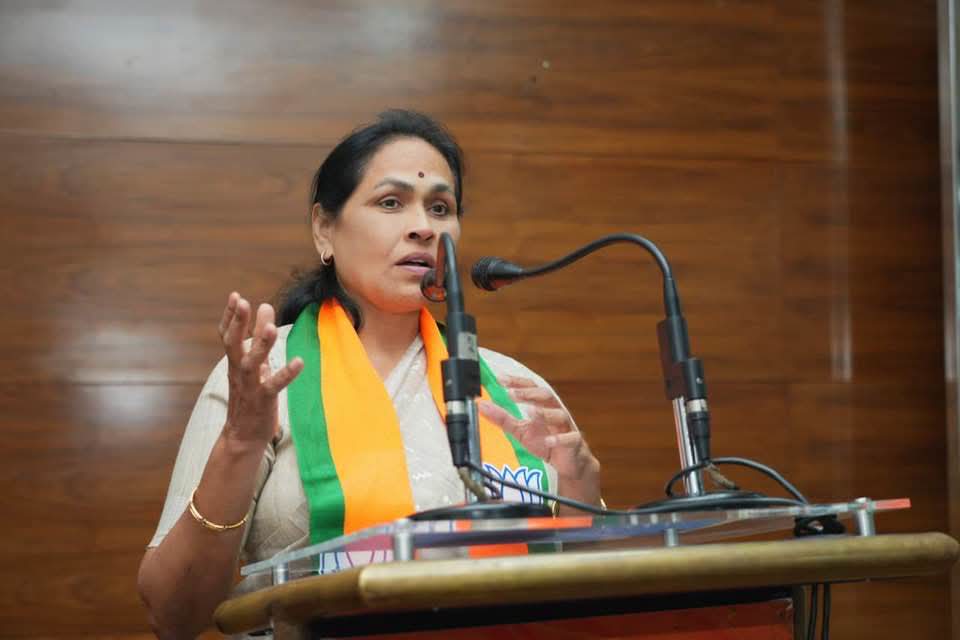 ಸದಾ ಸುದ್ದಿಯಲ್ಲಿರಲು ಆರೆಸ್ಸೆಸ್ ವಿರುದ್ಧ ಟೀಕಿಸುವ ಪ್ರಿಯಾಂಕ್ ಖರ್ಗೆ: ಶೋಭಾ ಕರಂದ್ಲಾಜೆ