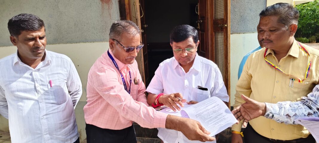 ಸ್ವಗ್ರಾಮದಲ್ಲಿ ಎಸ್ಐಆರ್ ಫಾರಂ ಭರ್ತಿ ಅಭಿಯಾನಕ್ಕೆ ಚಾಲನೆ ನೀಡಿದ ಶಾಸಕ ಉಮೇಶ್ ಮೇಟಿ